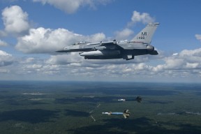 爱游戏下载-“霍斯特挑战世界顶级防守，助力南非羚羊队战胜强敌”