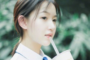 AYX官网-“快艇冲浪：东三叉湖赛场迎来极限水上运动的热潮”