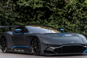 AIYOUXI.COM-恩波利门将神勇表现力保球门不失，恩波利主场球衣