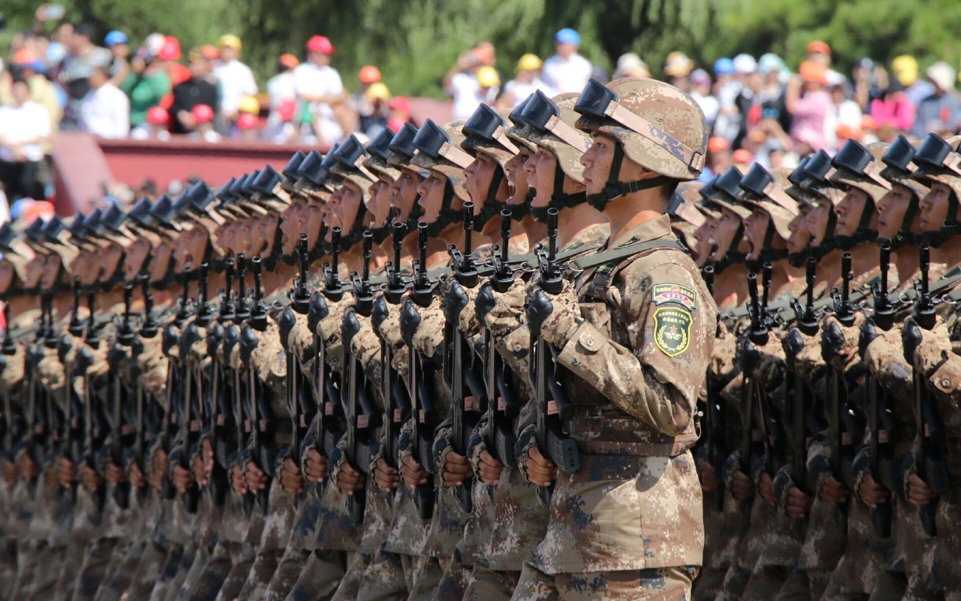 特斯·冯·迪克：南非队中场节奏的掌控者，迅速转移战术，冯斯特拉克家族