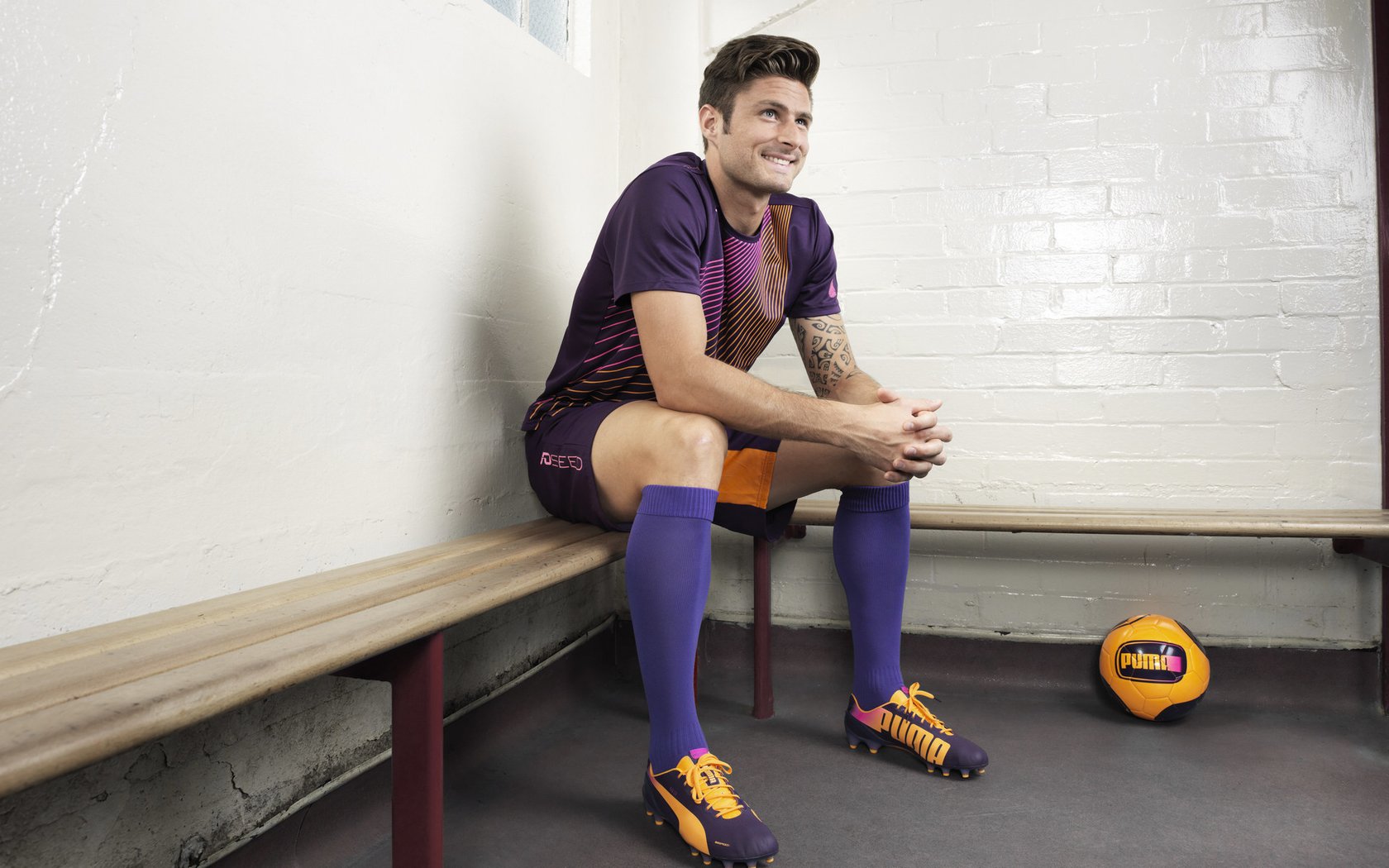 英超战火纷飞：每一次攻门都扣人心弦，英超战术分析